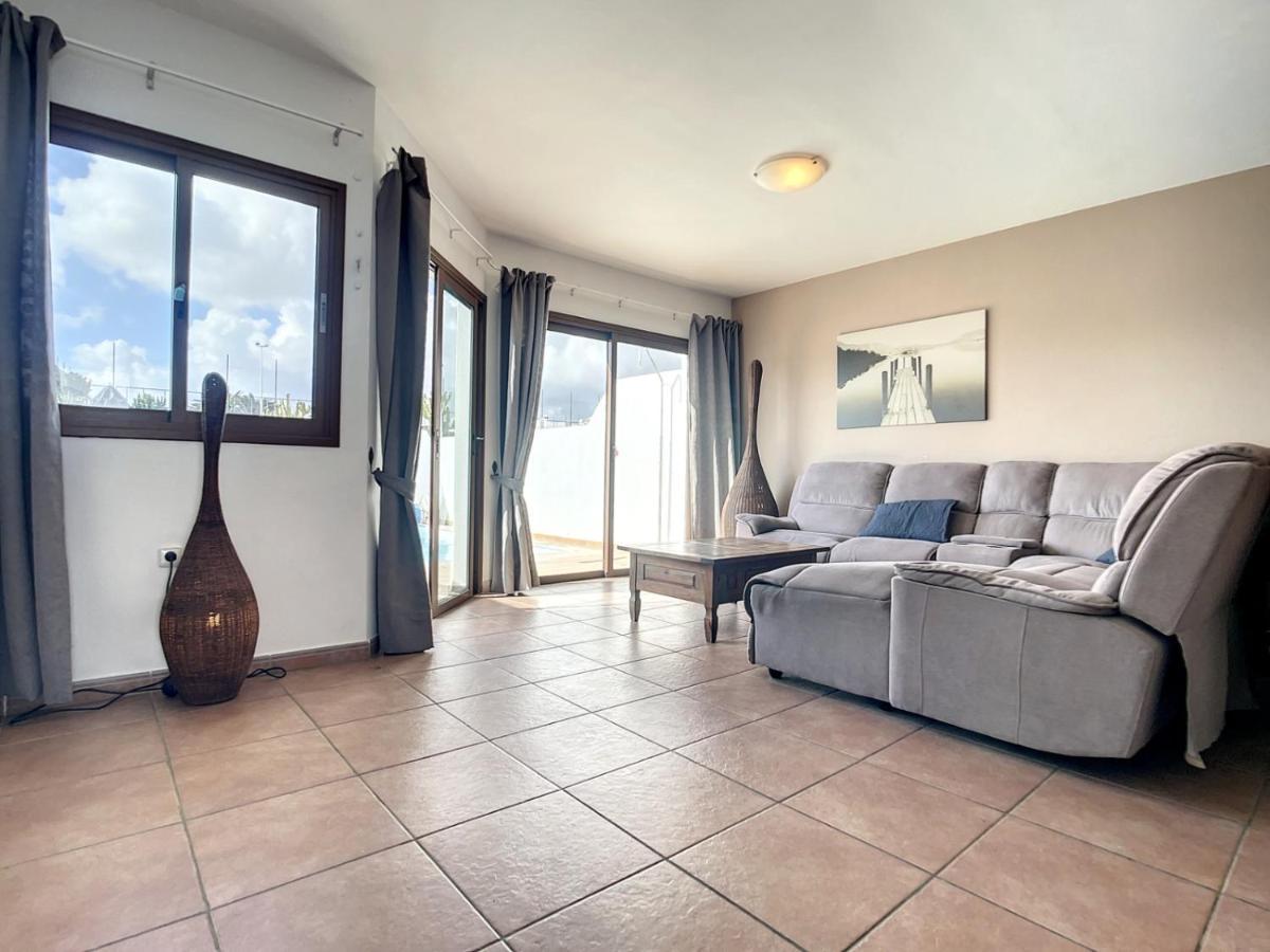 Villa Rosa Gadis 科斯塔特吉塞 外观 照片